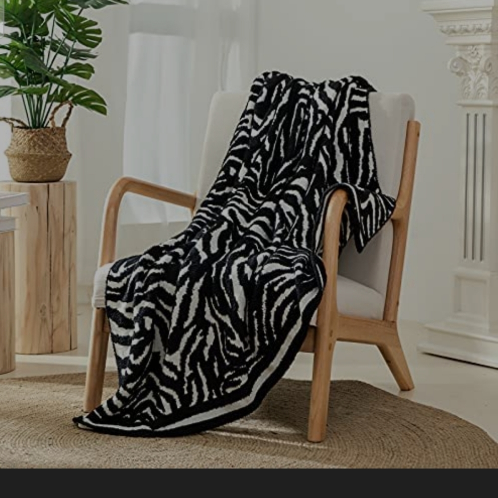 Throw blanket